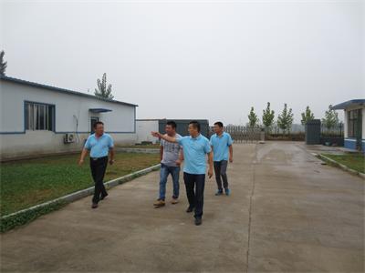 济宁邹城最大的蛋鸡经销商刘立民先生来公司进行参观考察